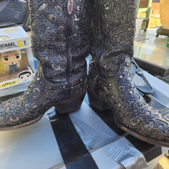 Lucchese Tan and Dark Brown Leather Western Boot Interior - Picture 5 of 9